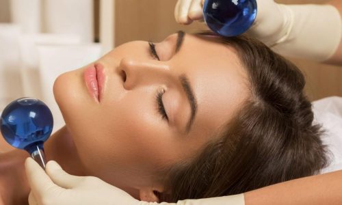 zabiegi-pielegnacyjne-i-masaze-masaz-twarzy-swieca-i-kulami-wodnymi